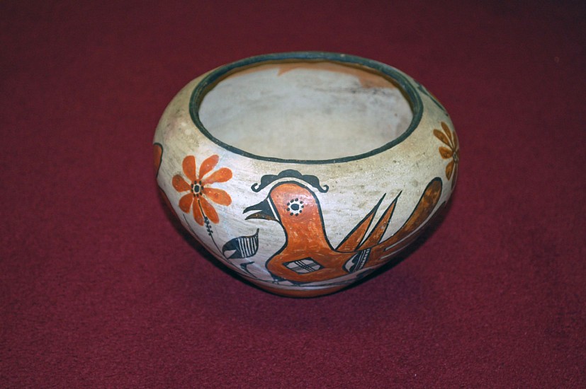 Acoma Pueblo, Pot with Bird Pattern
Earthenware